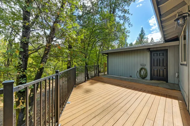 a view of a backyard of the house