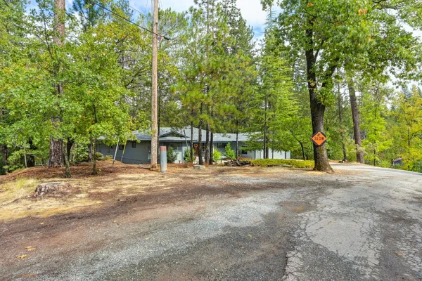 $600,000 | 950 Pine Hill Road, Colfax, CA 95713