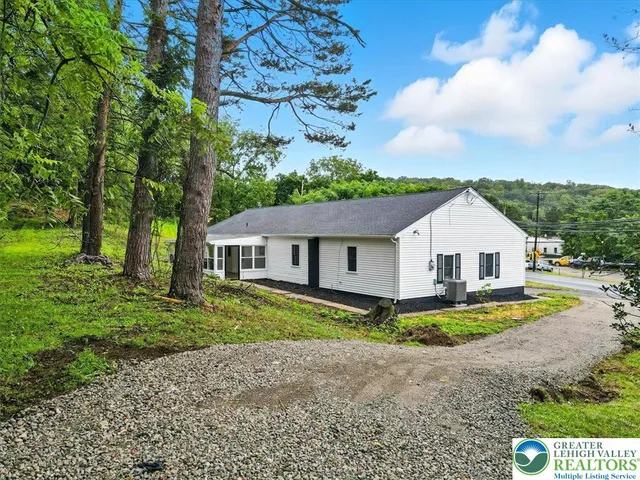 $420,000 | 1941 Leithsville Road, Hellertown, PA 18055