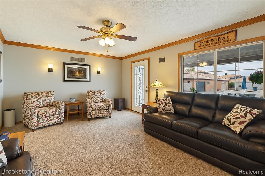 45850 Edgewater Street Chesterfield, MI 48047 - Photo 19 of 61