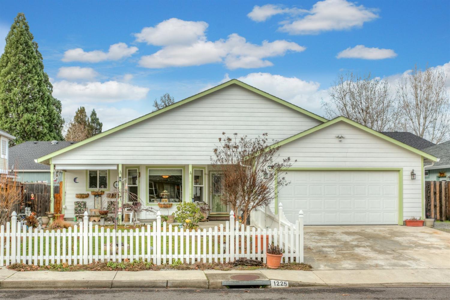 1225 Marilee Street Central Point, OR 97502 - Photo 1 of 20 Primary Photo