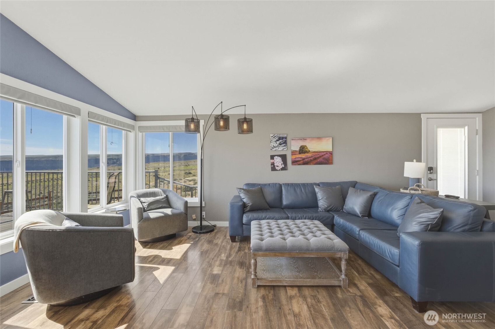117 Freese Road Quincy, WA 98848 - Photo 5 of 40 a living room with furniture and a large window