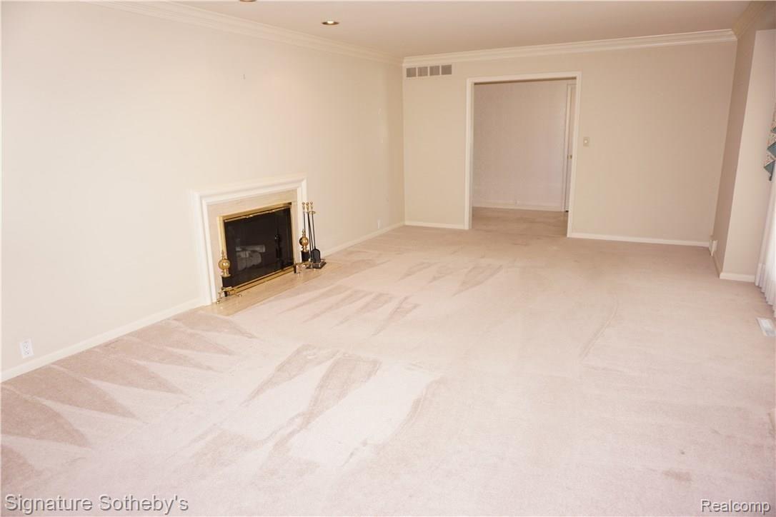 64 Willison Road Grosse Pointe, MI 48236 - Photo 9 of 15 DSC06250.JPG