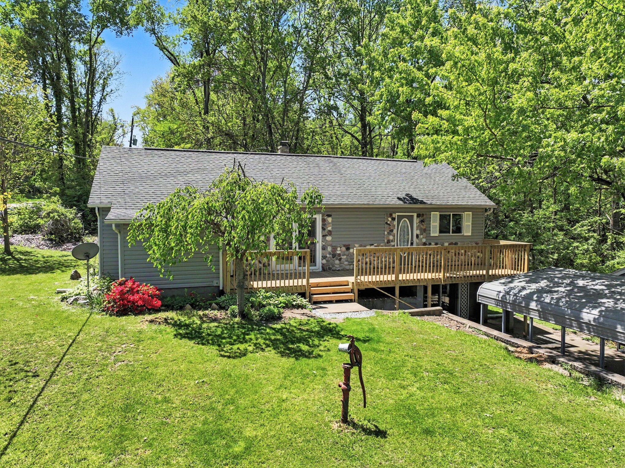310 South Philip Road Niles, MI 49120 - Photo 4 of 32 Exterior