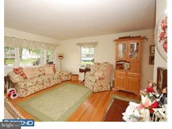 302 Willard Road Hatboro, PA 19040 - Photo 3 of 12