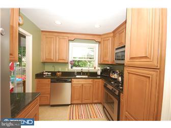 302 Willard Road Hatboro, PA 19040 - Photo 4 of 12