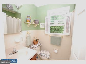 302 Willard Road Hatboro, PA 19040 - Photo 9 of 12