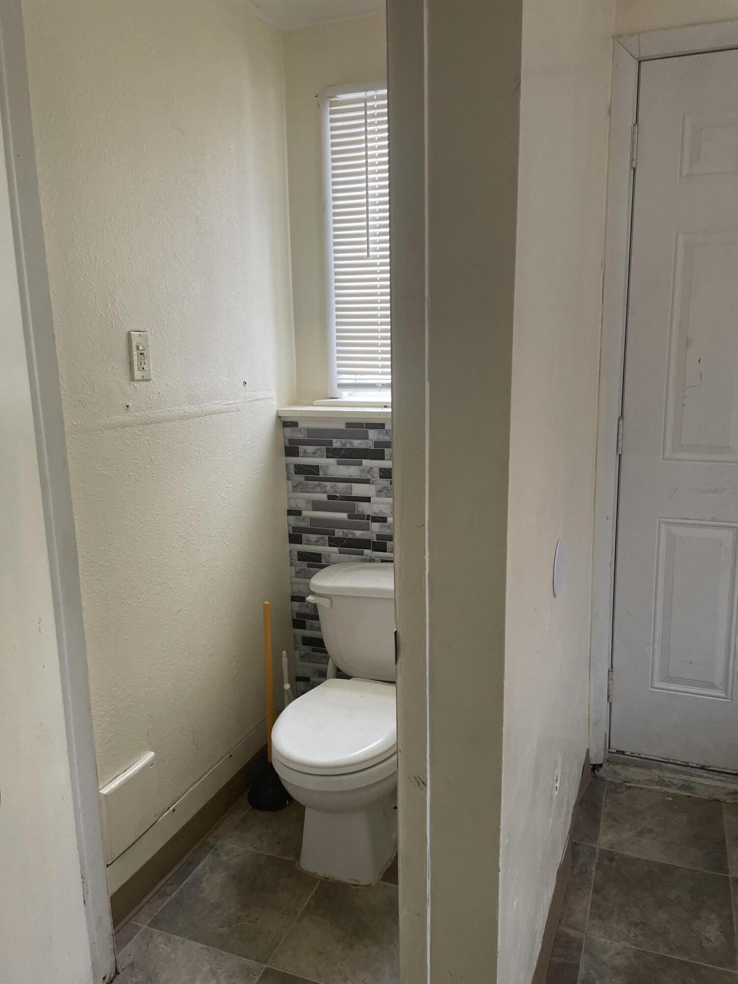 26136 Carlysle Street Inkster, MI 48141 - Photo 25 of 28 IMG_5575