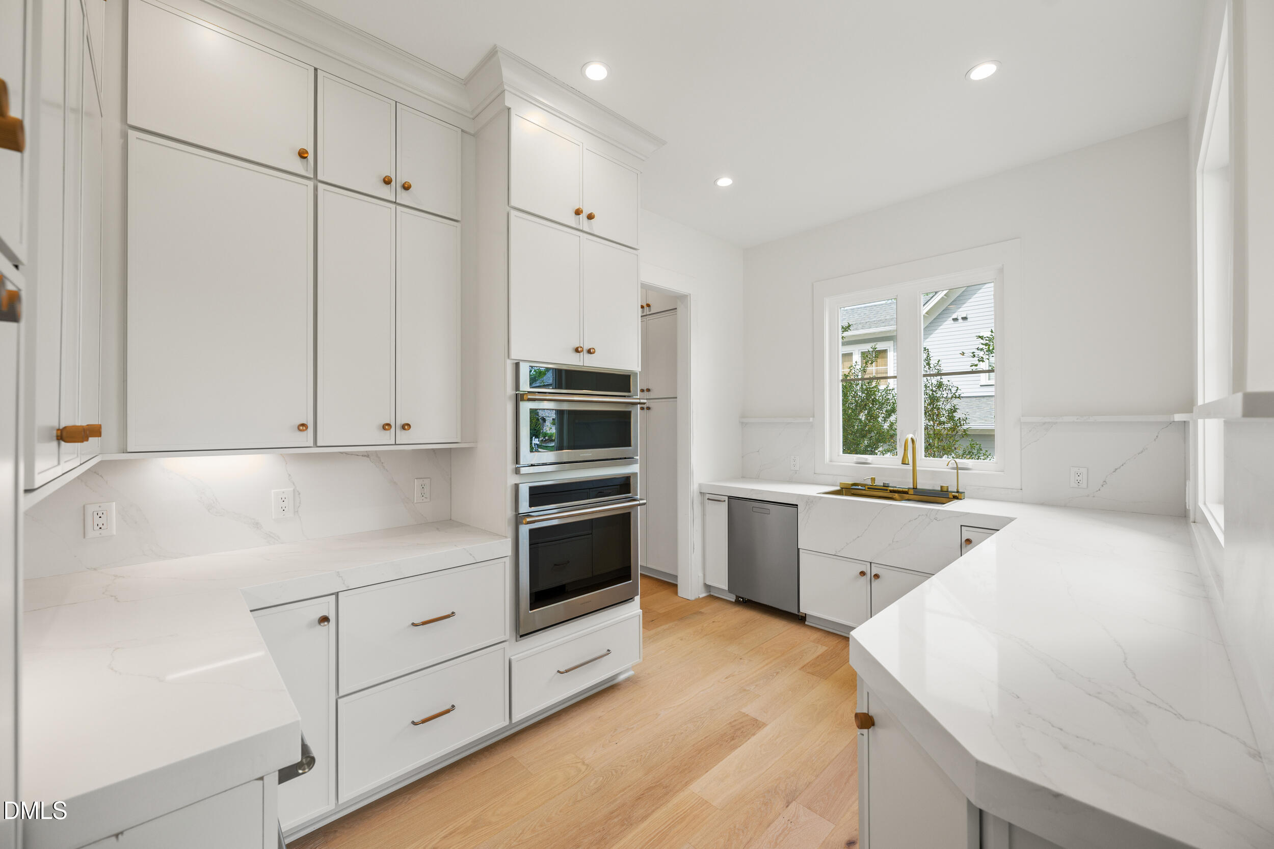 2817 Claremont Road Raleigh, NC 27608 - Photo 24 of 73 18 -2817 claremont rd, interior, sculler
