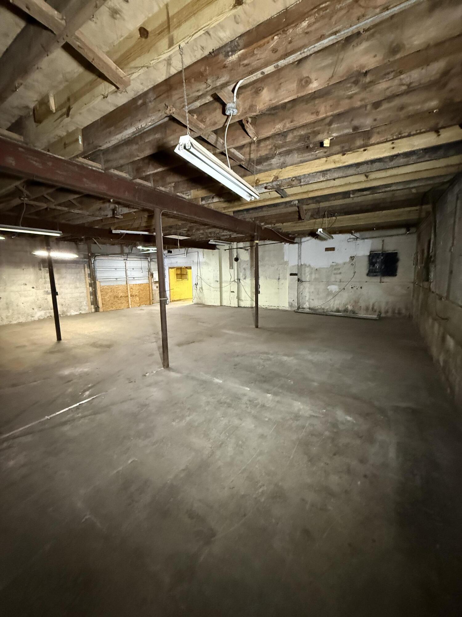 913 9th Street Southeast Roanoke, VA 24013 - Photo 16 of 20 a view of a room with gym equipment