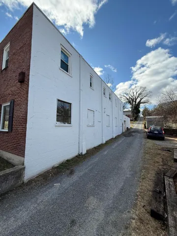 $1,640 | 913 9th Street Southeast, Roanoke, VA 24013