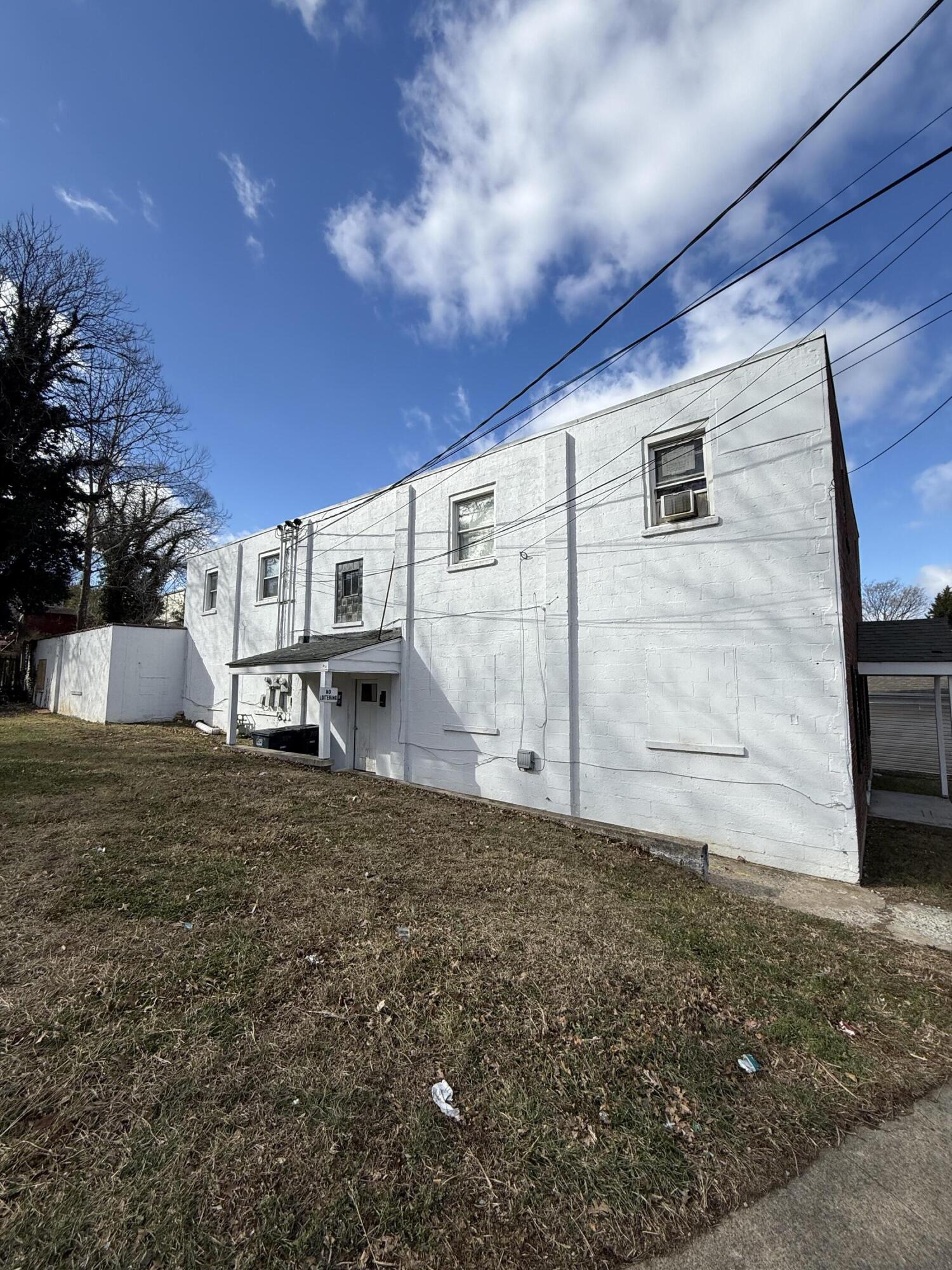 913 9th Street Southeast Roanoke, VA 24013 - Photo 19 of 20 a view of a house with a yard