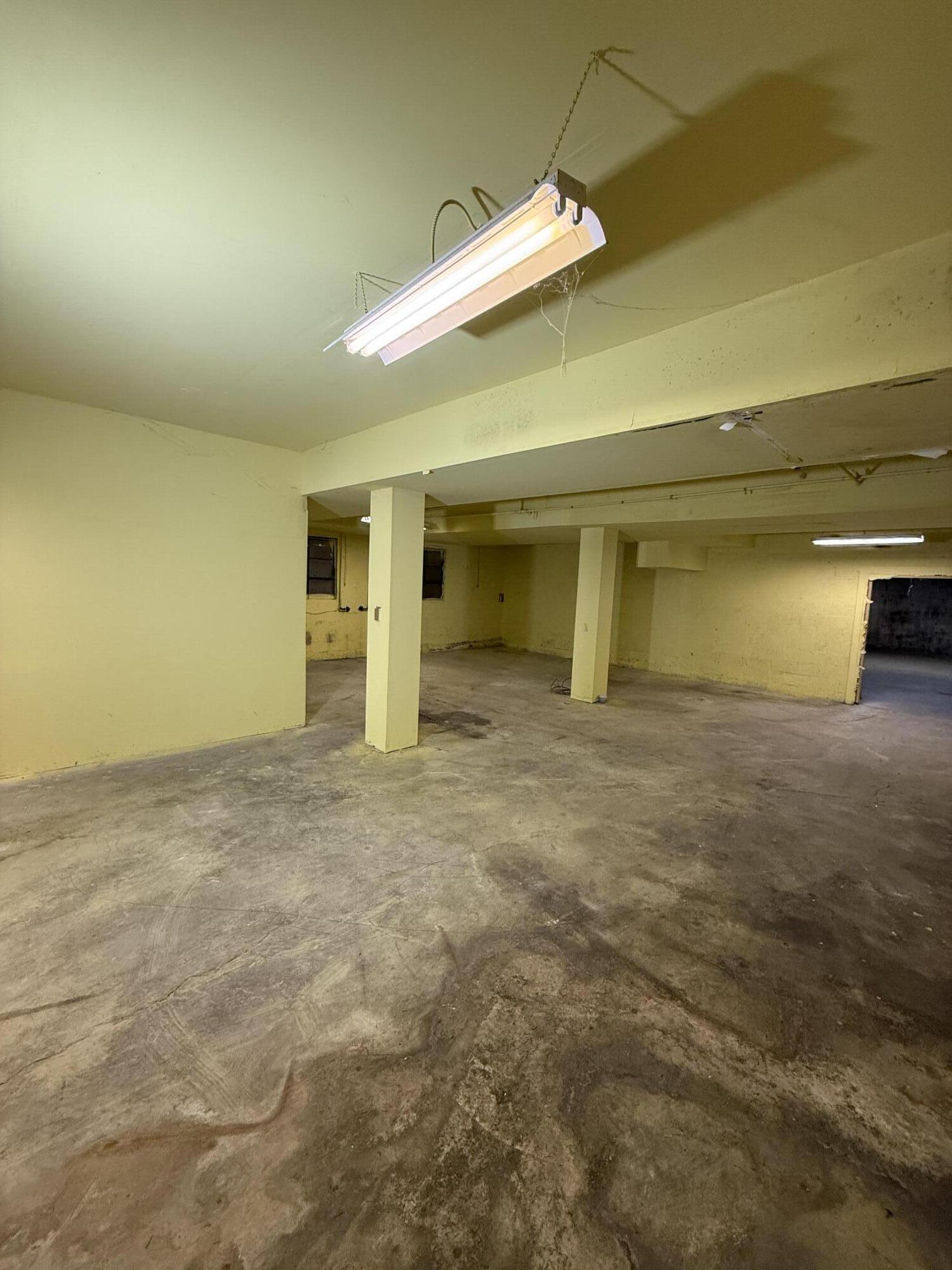 913 9th Street Southeast Roanoke, VA 24013 - Photo 10 of 20 IMG_5273