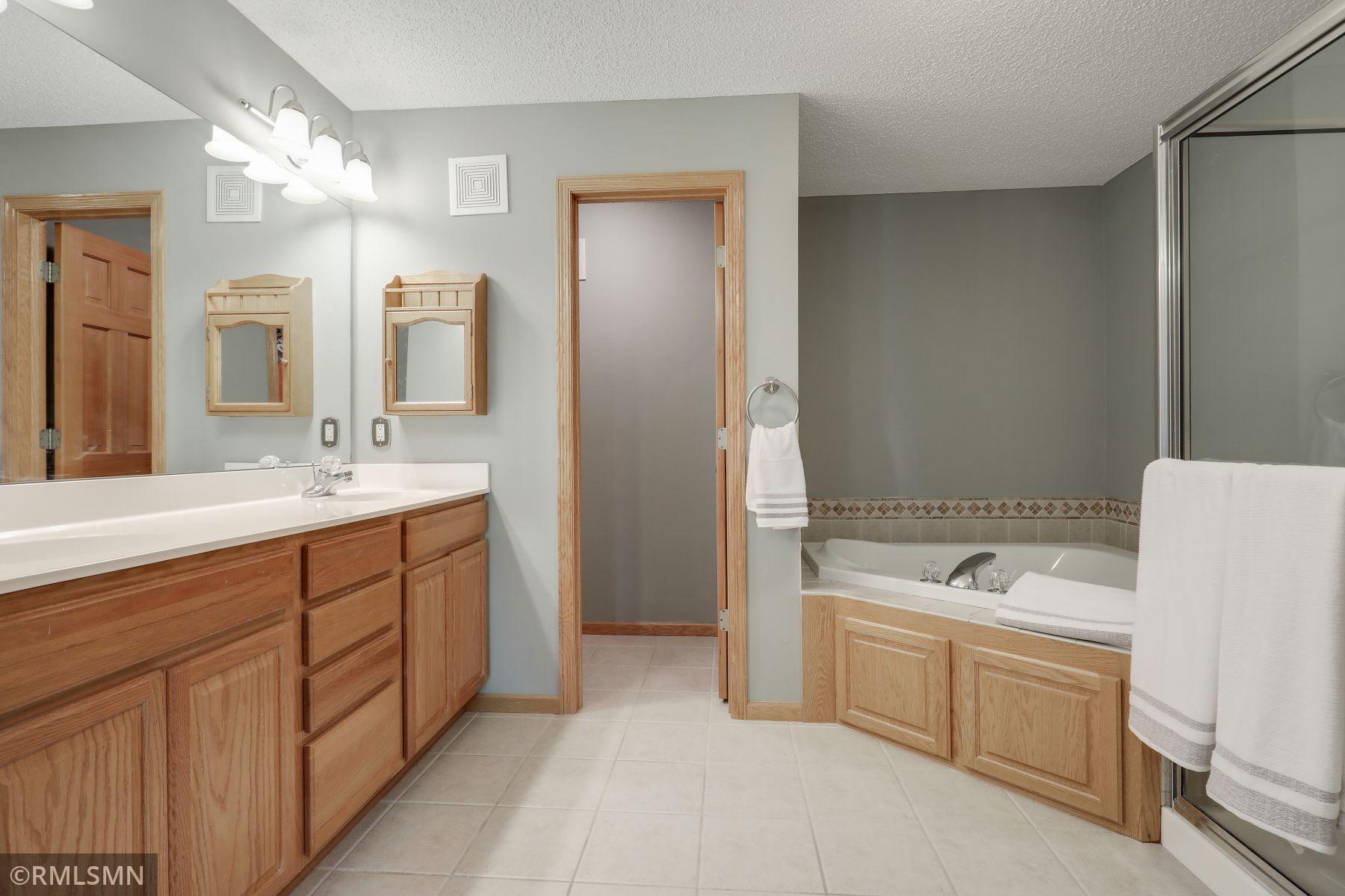 18902 Inlet Road Lakeville, MN 55044 - Photo 14 of 24 Gallery Image 14