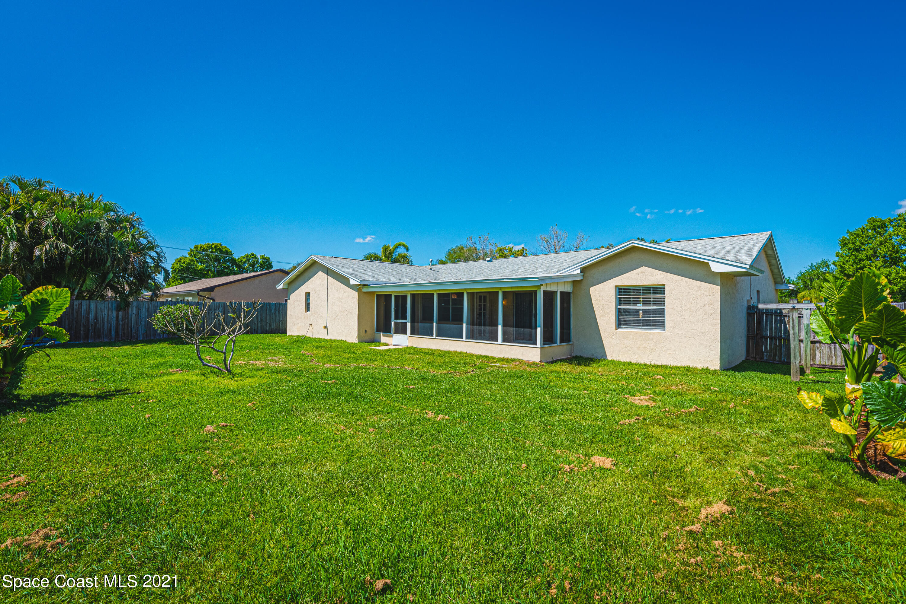 2021 Tallpine Road Melbourne, FL 32935 - Photo 37 of 44 JC7_2404-HDR
