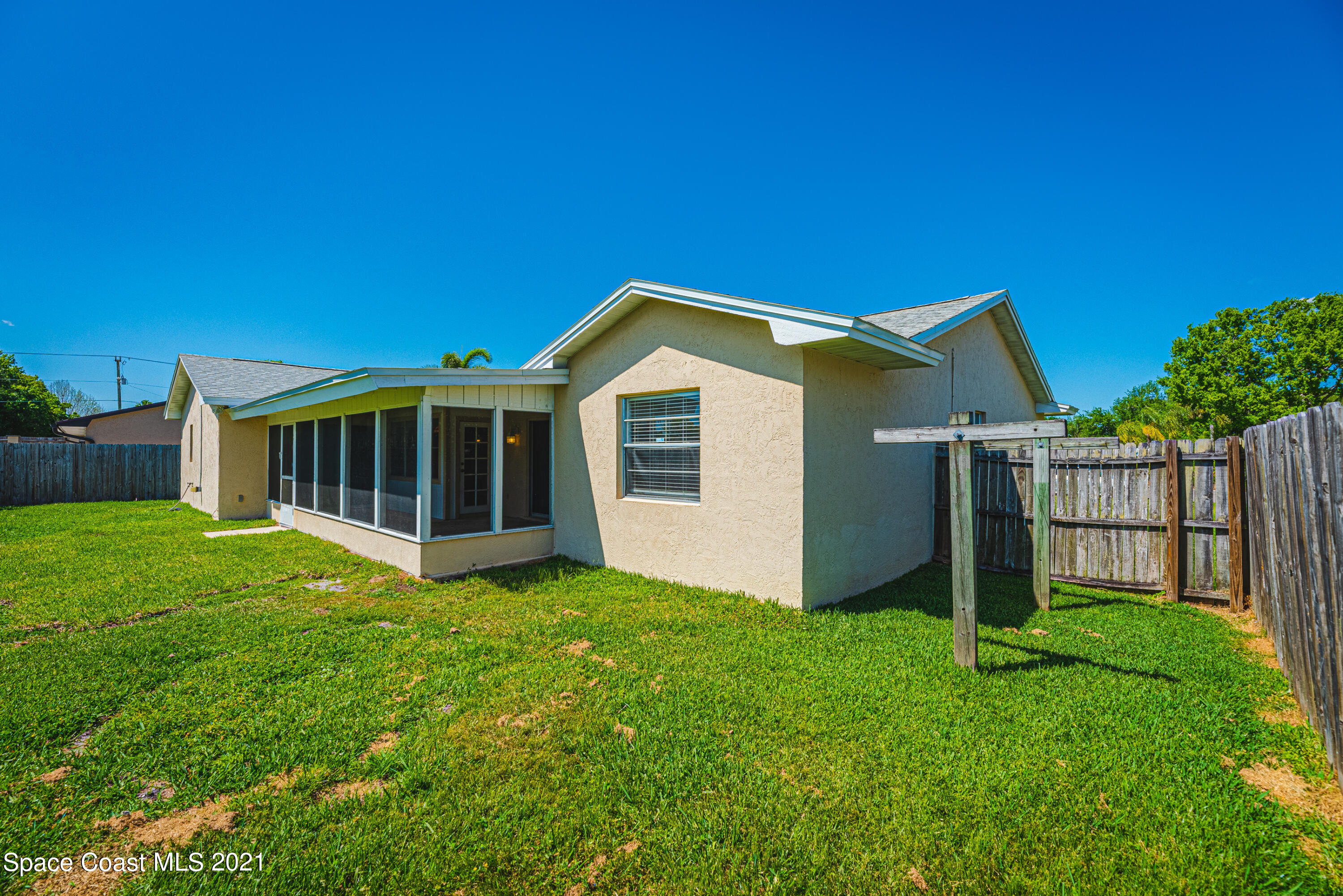 2021 Tallpine Road Melbourne, FL 32935 - Photo 39 of 44 JC7_2410-HDR