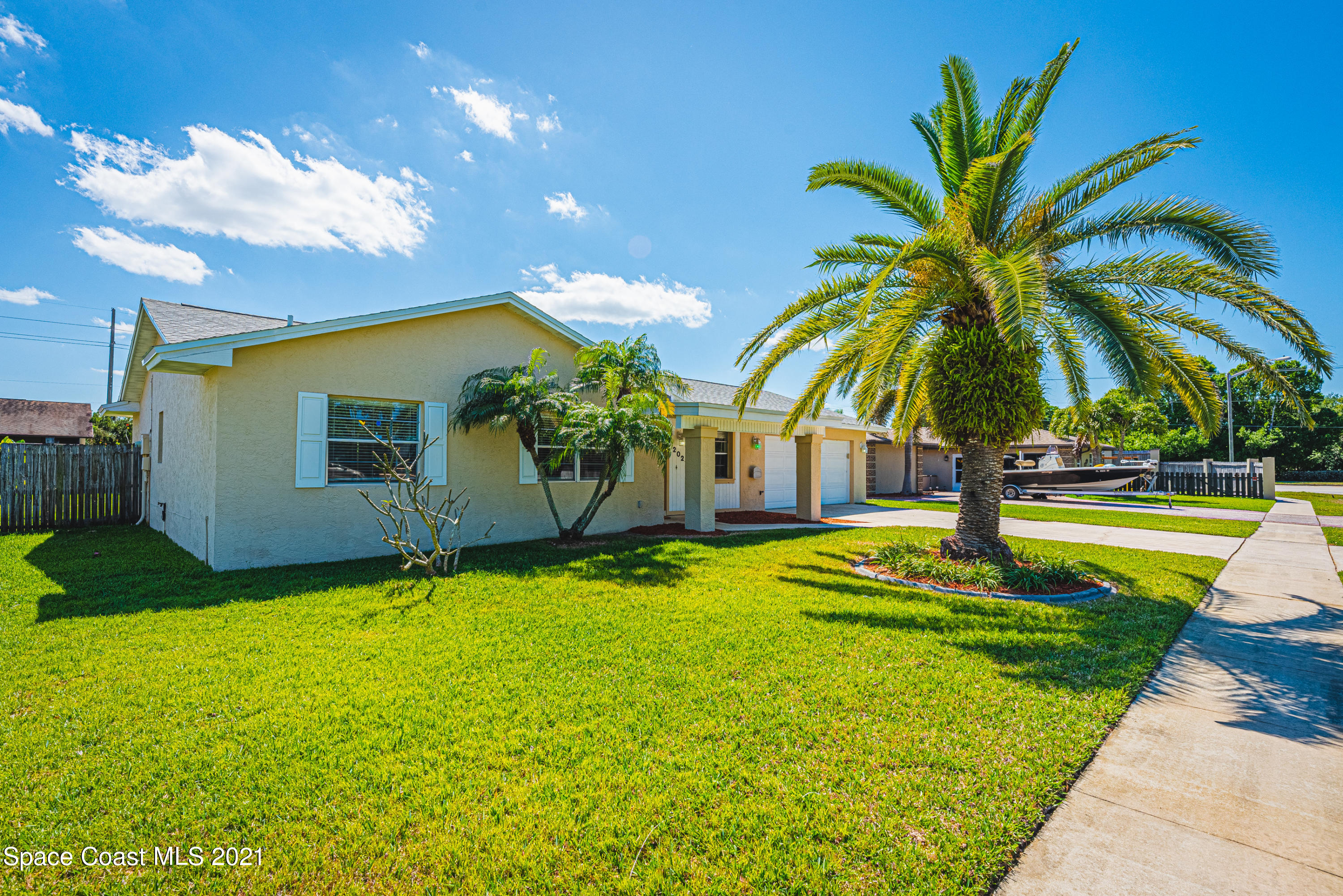 2021 Tallpine Road Melbourne, FL 32935 - Photo 42 of 44 JC7_2422-HDR
