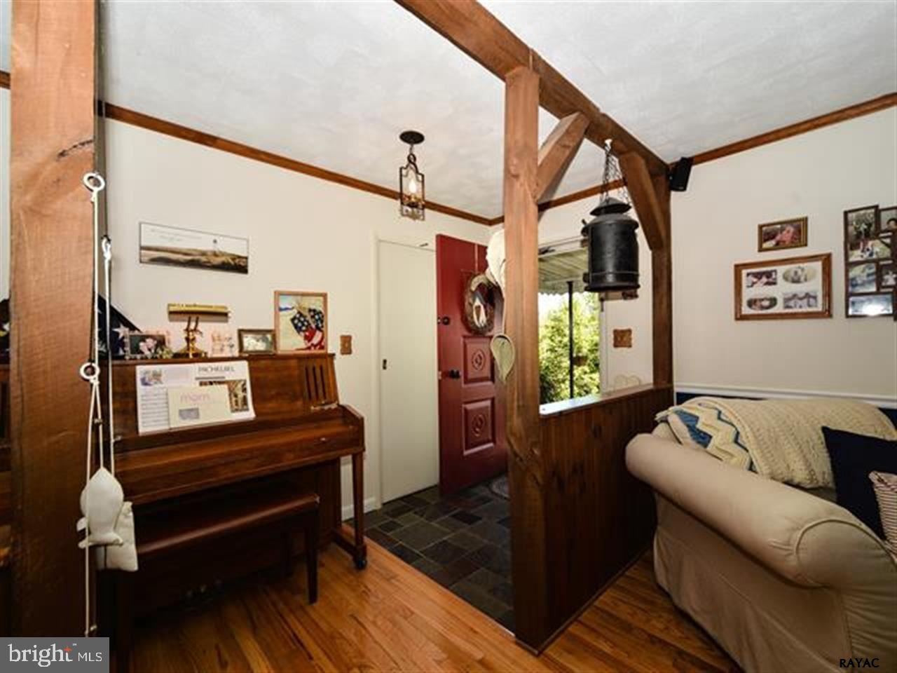106 Reehling Road New Freedom, PA 17349 - Photo 3 of 24 Gallery Image 3