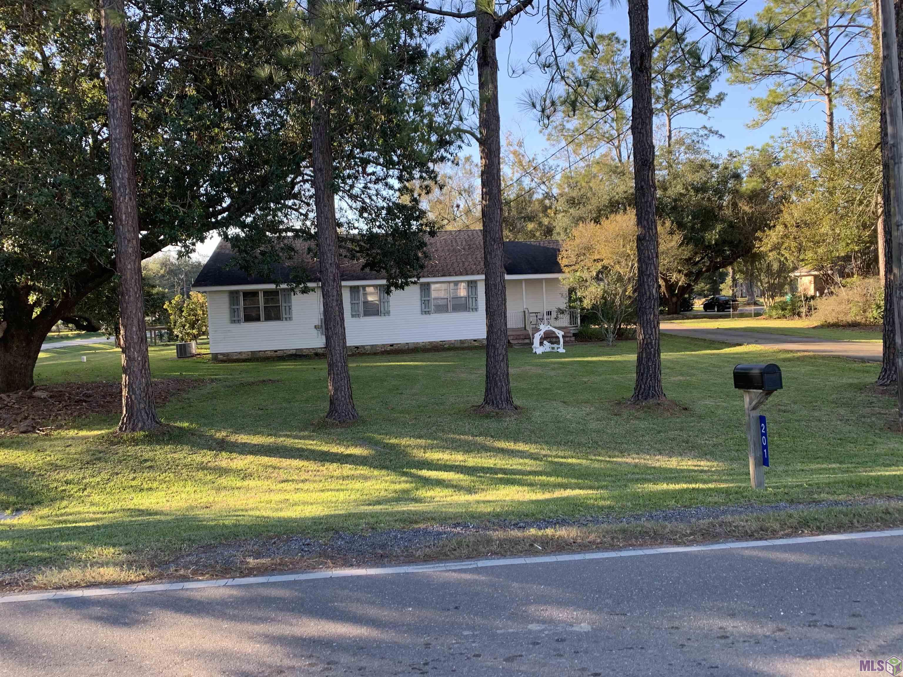 201 Abby Road Thibodaux, LA 70301 - Photo 1 of 16 Gallery Image 1