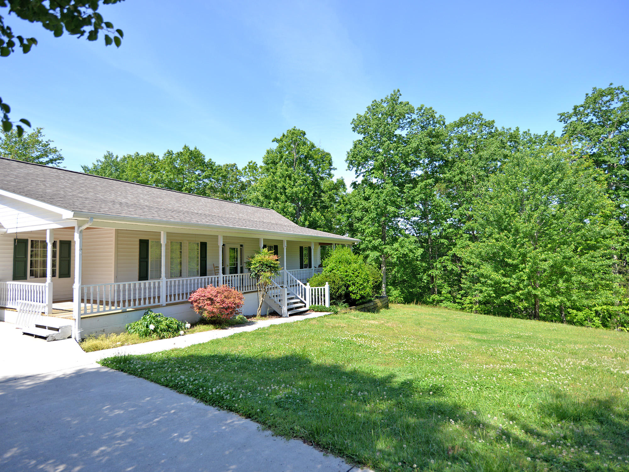 4054 Demory Road La Follette, TN 37766 - Photo 3 of 22 4054 Demory