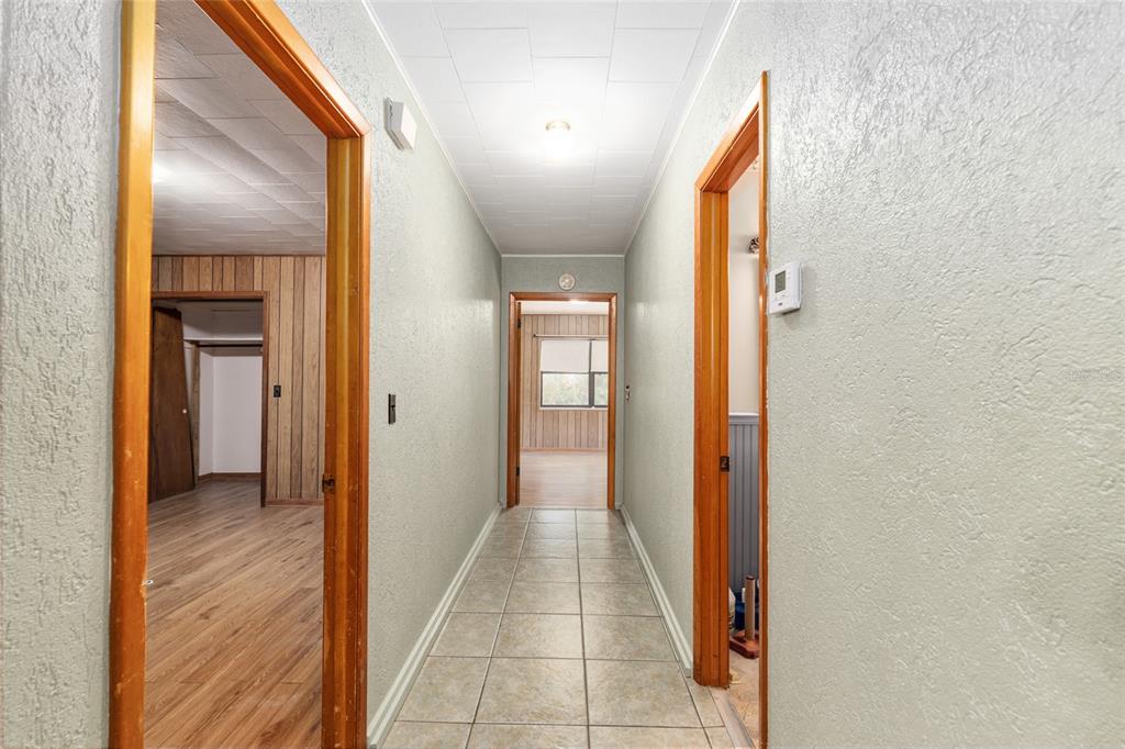 4367 Highway 301 Bushnell, FL 33513 - Photo 17 of 44 a view of a hallway