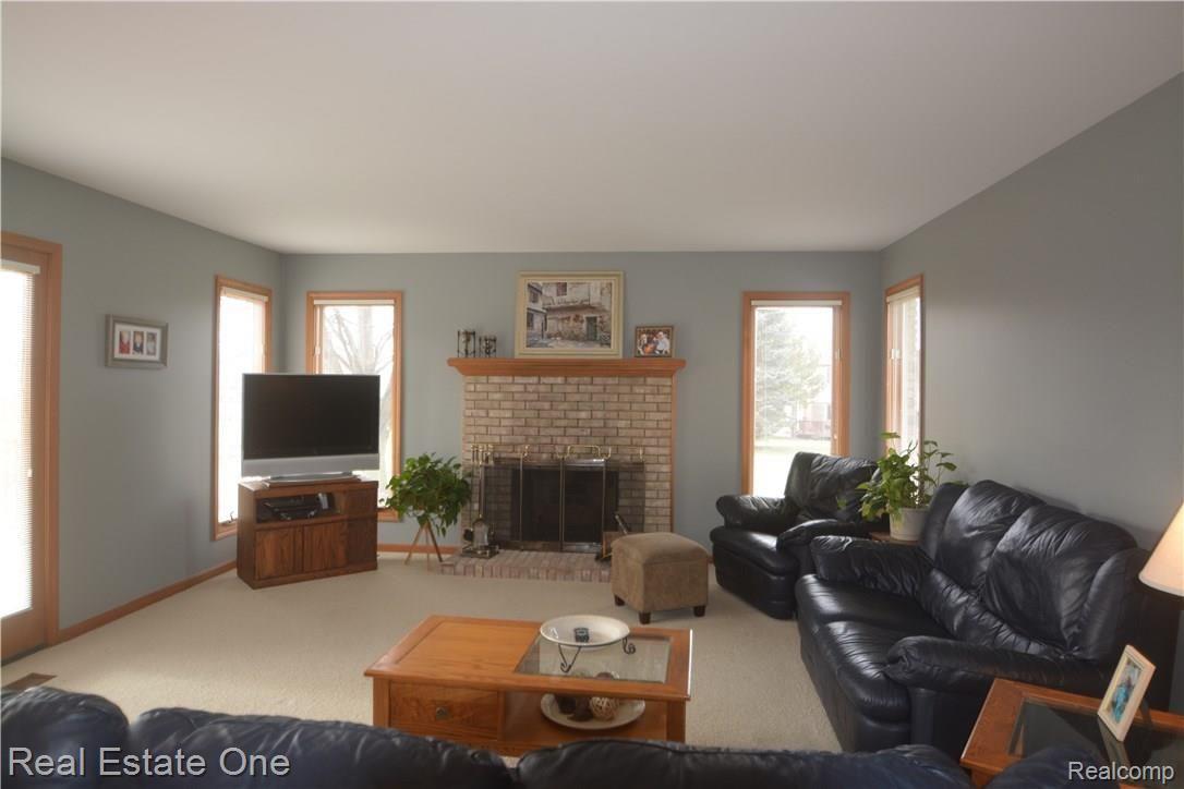 4232 Oak Tree Circle Rochester, MI 48306 - Photo 28 of 39 DSC_0196.JPG