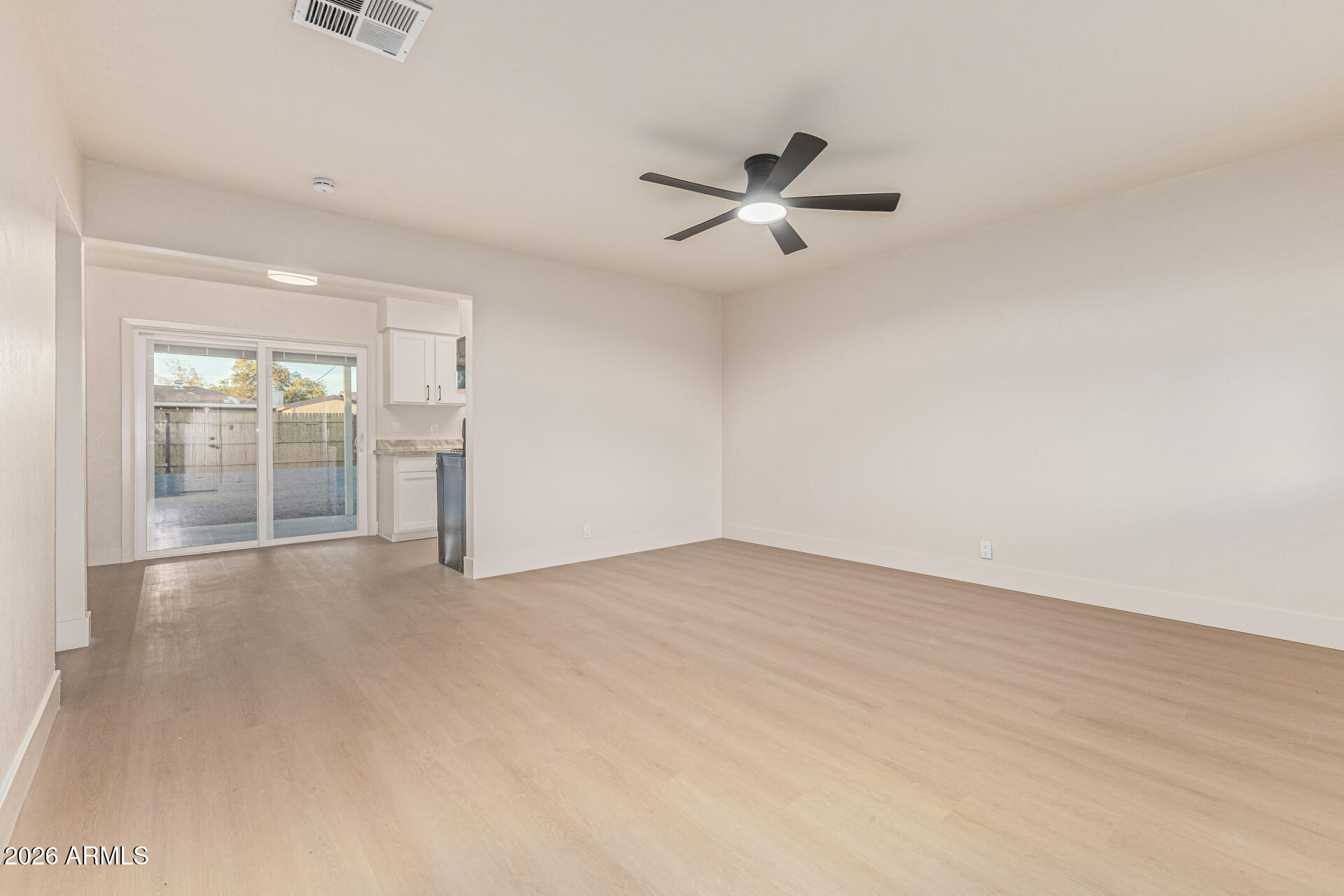 4634 West Weldon Avenue Phoenix, AZ 85031 - Photo 6 of 21 09-Weldon