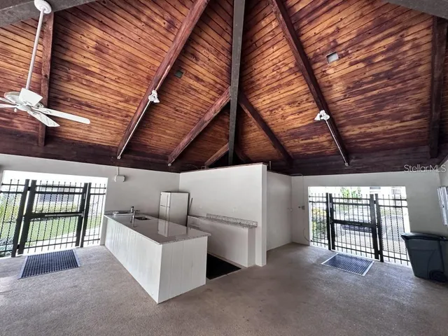 a view of livingroom with furniture