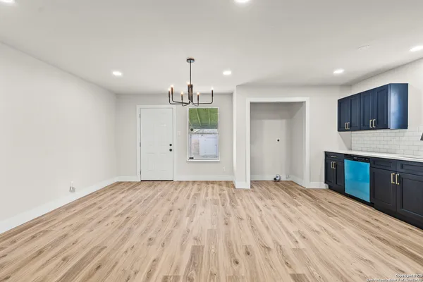 $1,750 | 2018 East Drexel Avenue, San Antonio, TX 78210