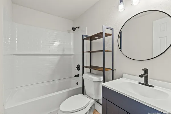 $1,750 | 2018 East Drexel Avenue, San Antonio, TX 78210