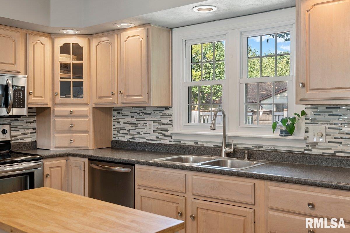 2436 Lindbergh Boulevard Springfield, IL 62704 - Photo 20 of 39 Gallery Image 20