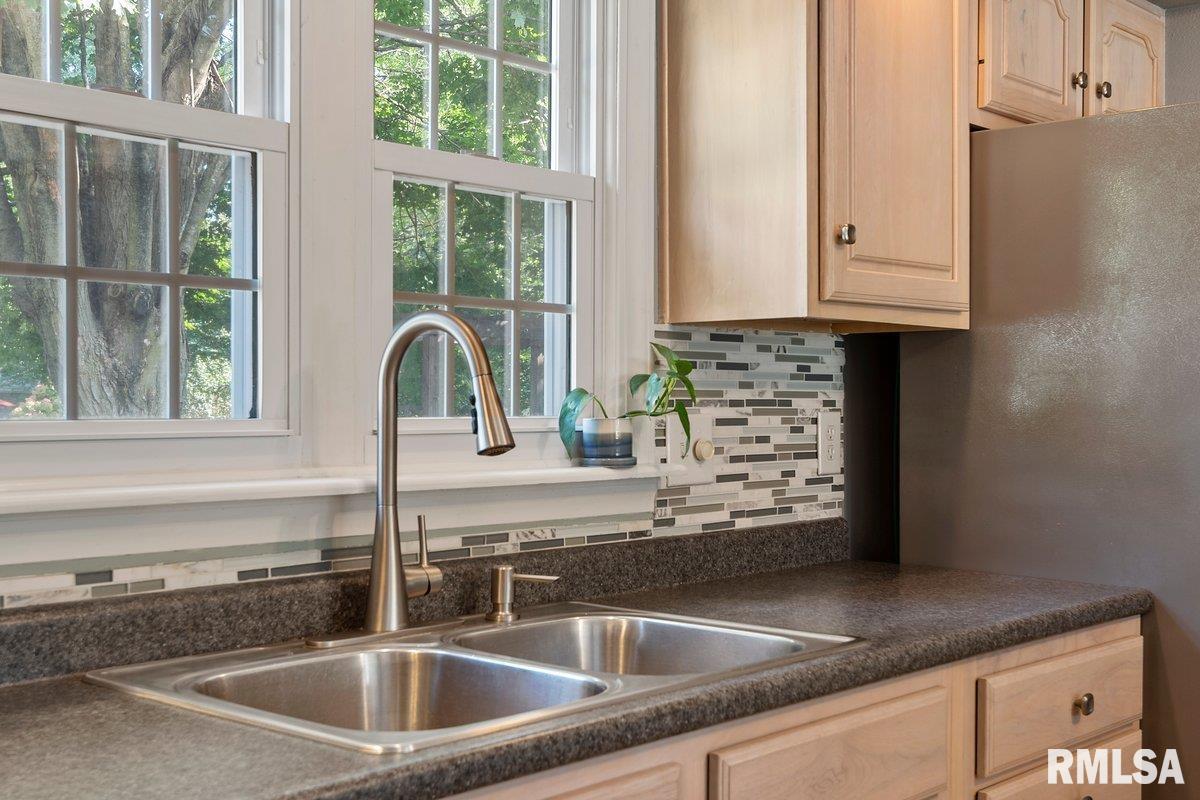 2436 Lindbergh Boulevard Springfield, IL 62704 - Photo 21 of 39 Gallery Image 21