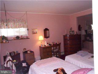 24 Great Oak Road Levittown, PA 19057 - Photo 3 of 4 Gallery Image 3