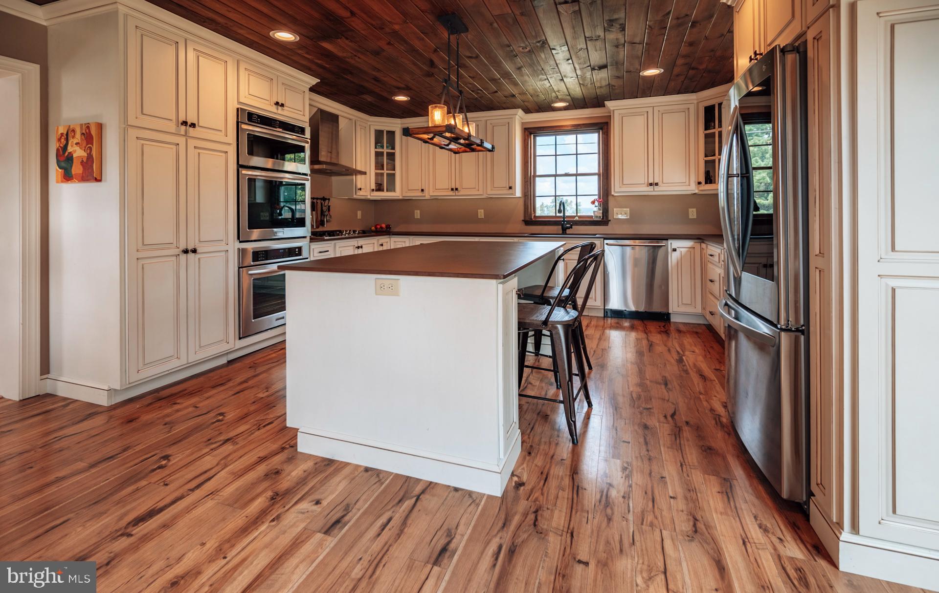 2555 Big Road Perkiomenville, PA 18074 - Photo 4 of 61
