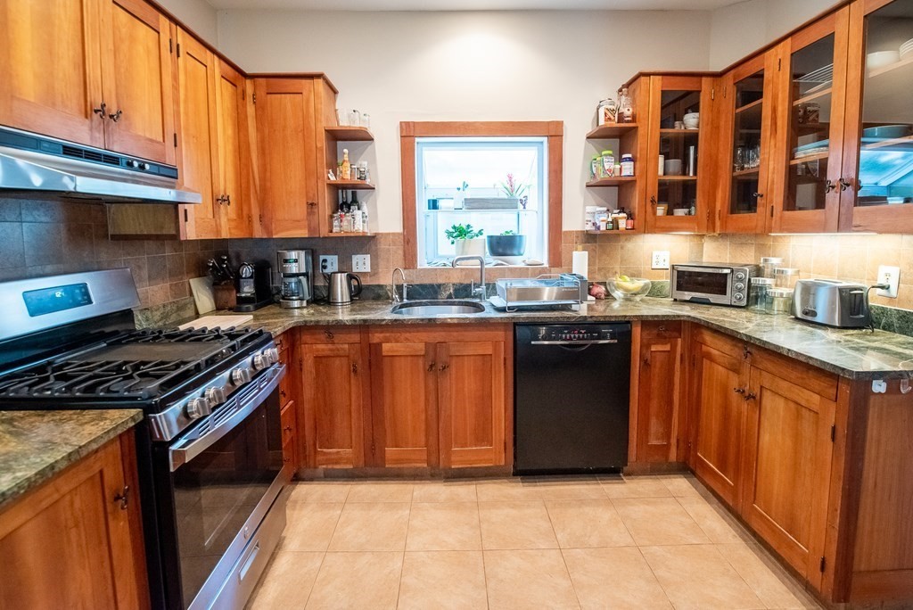 59 Thomas Road Swampscott, MA 01907 - Photo 6 of 32 Gallery Image 6
