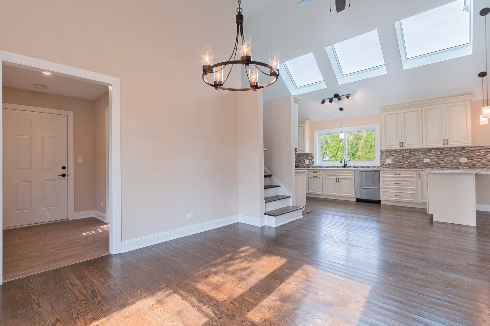 1760 Hilltop Road Elgin, IL 60120 - Photo 16 of 40 Gallery Image 16