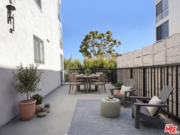 $549,000 | 8530 Holloway Drive, Unit 222, West Hollywood, CA 90069