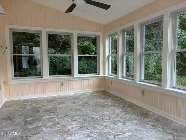 $450,000 | 102 Woodhaven Drive, Glenville, NY 12302