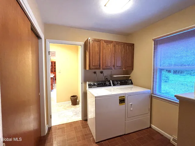 $450,000 | 102 Woodhaven Drive, Glenville, NY 12302