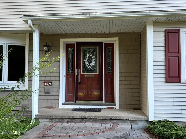 $450,000 | 102 Woodhaven Drive, Glenville, NY 12302