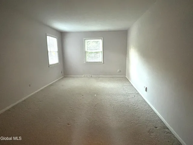 $450,000 | 102 Woodhaven Drive, Glenville, NY 12302