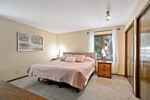 $550,000 | 16201 Hillcrest Lane, Eden Prairie, MN 55346