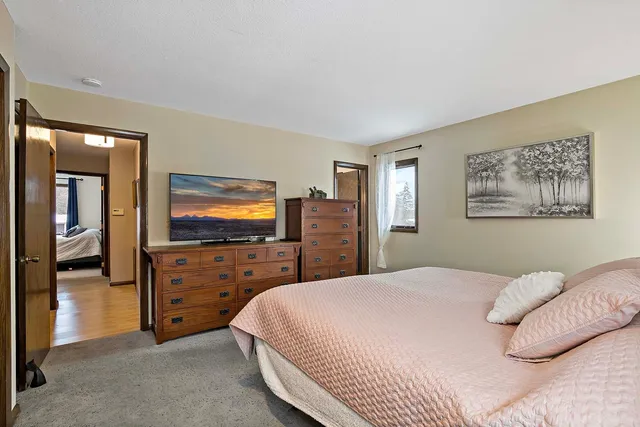 $550,000 | 16201 Hillcrest Lane, Eden Prairie, MN 55346