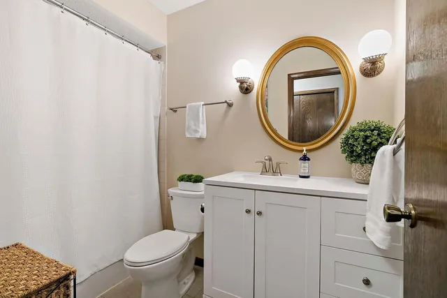 $550,000 | 16201 Hillcrest Lane, Eden Prairie, MN 55346