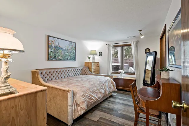 $550,000 | 16201 Hillcrest Lane, Eden Prairie, MN 55346