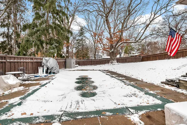 $550,000 | 16201 Hillcrest Lane, Eden Prairie, MN 55346