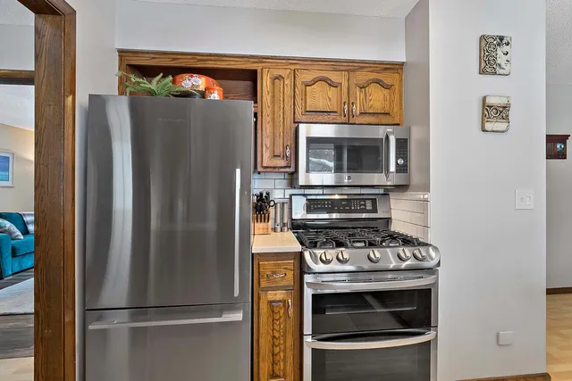 $550,000 | 16201 Hillcrest Lane, Eden Prairie, MN 55346