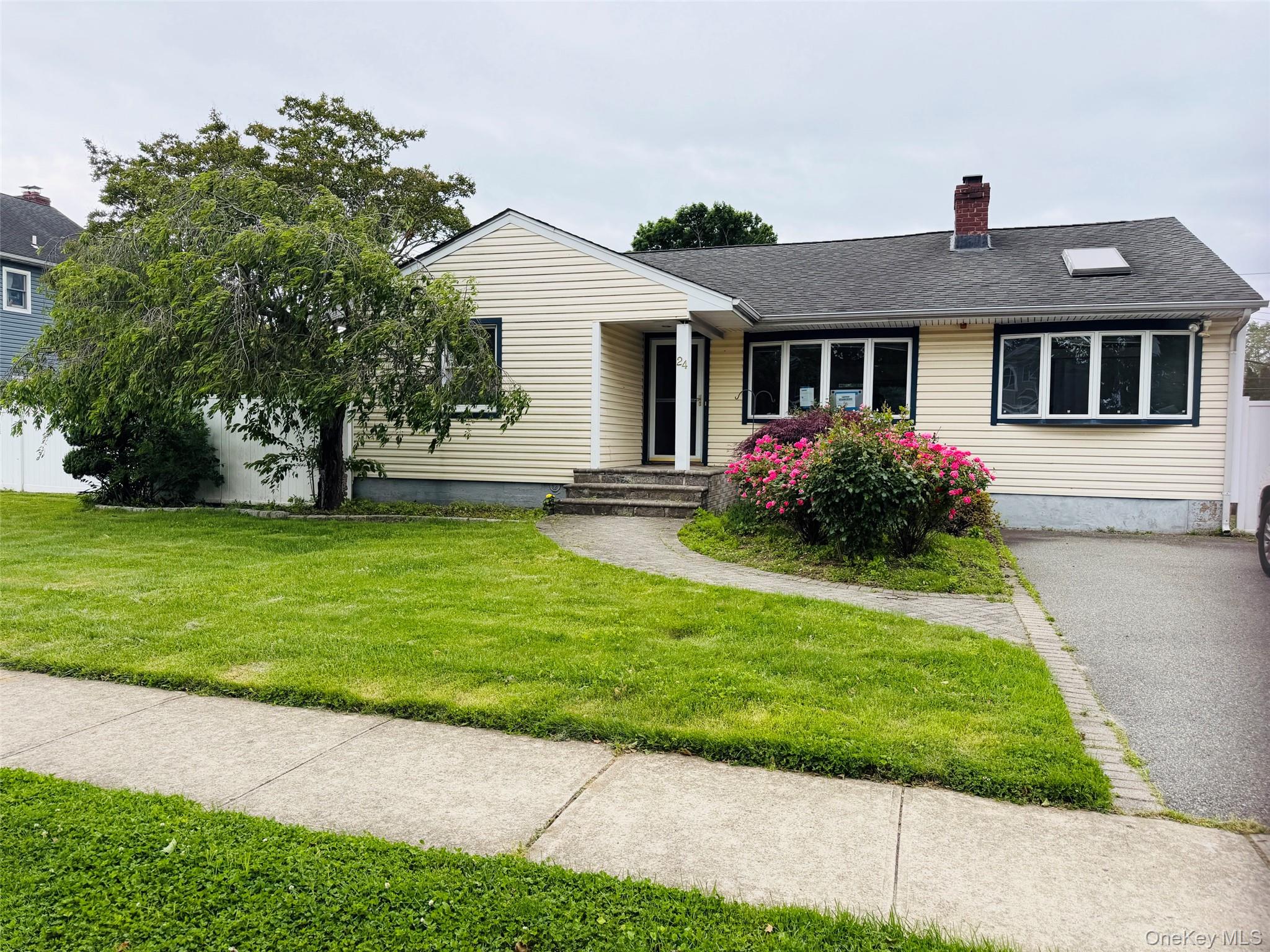 24 Elderberry Road Syosset, NY 11791 - Photo 1 of 16