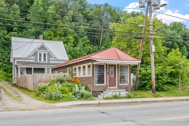 $350,000 | 376 Portland Street, St. Johnsbury, VT 05819