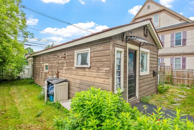 $350,000 | 376 Portland Street, St. Johnsbury, VT 05819